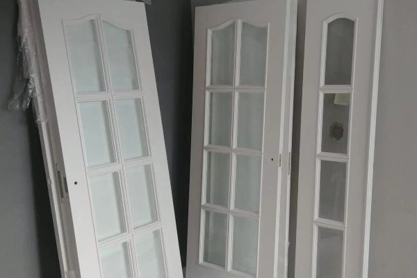 Lacado de puertas en Pamplona