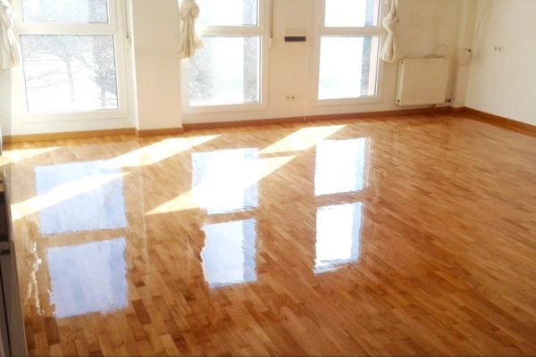 Barnizado y lijado de muebles en Pamplona